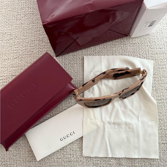 Gucci Women's Sunglasses in Tan with Black Accents - Picture 4 of 8